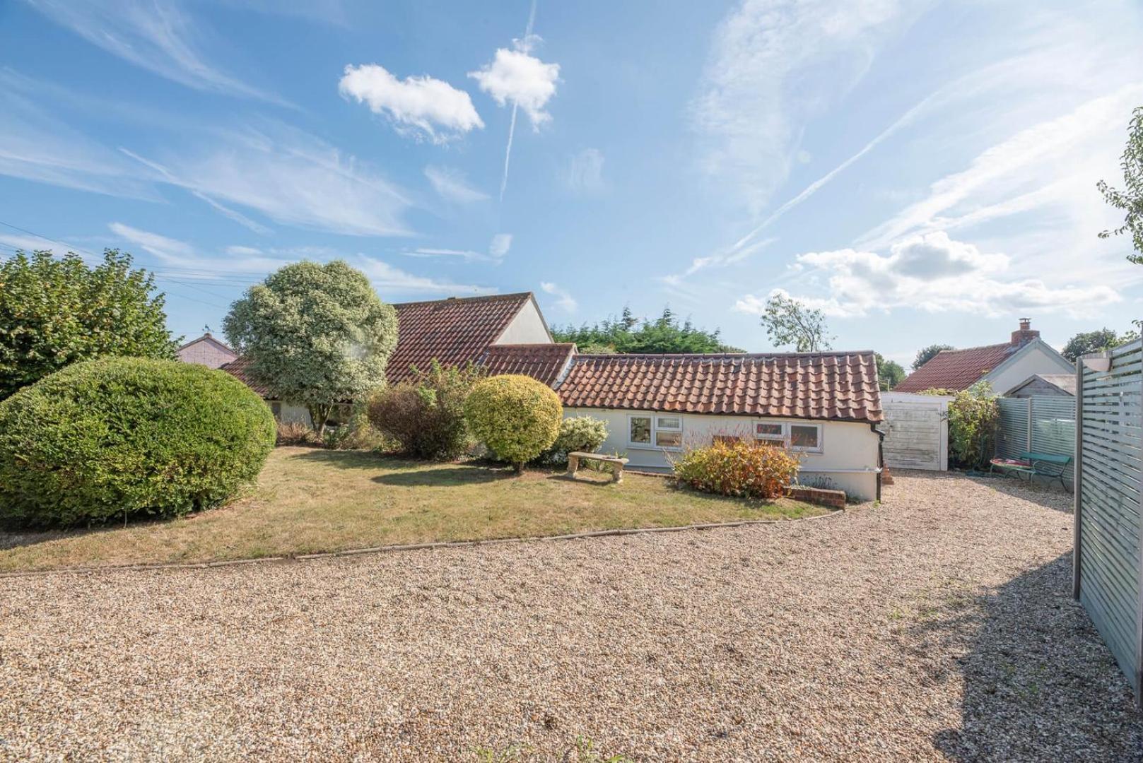Saxon Cottage, Friston Bagian luar foto